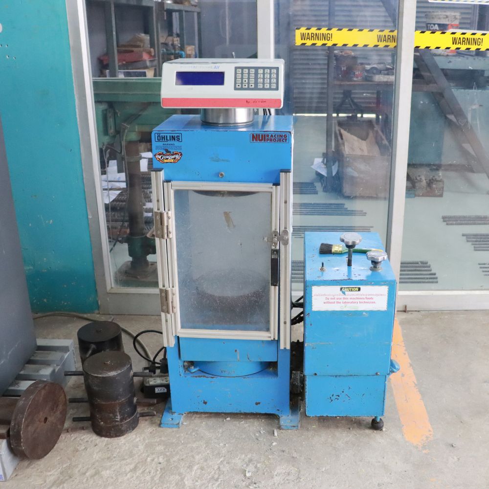 เครื่องทดสอบคอนกรีต ขนาด 2,000 kN แสดงผลแบบดิจิตอล