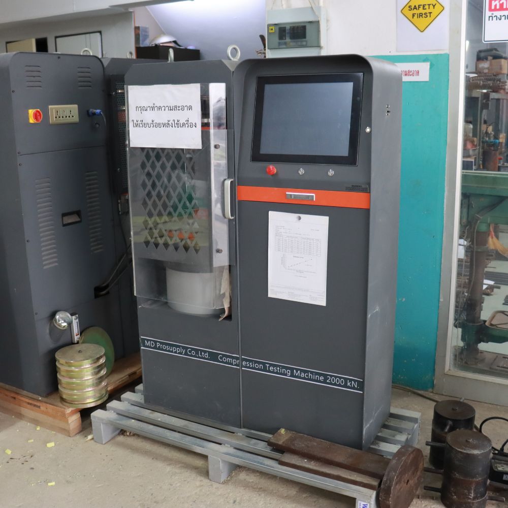เครื่องทดสอบคอนกรีต ขนาด 3,000 kN แสดงผลแบบดิจิตอล