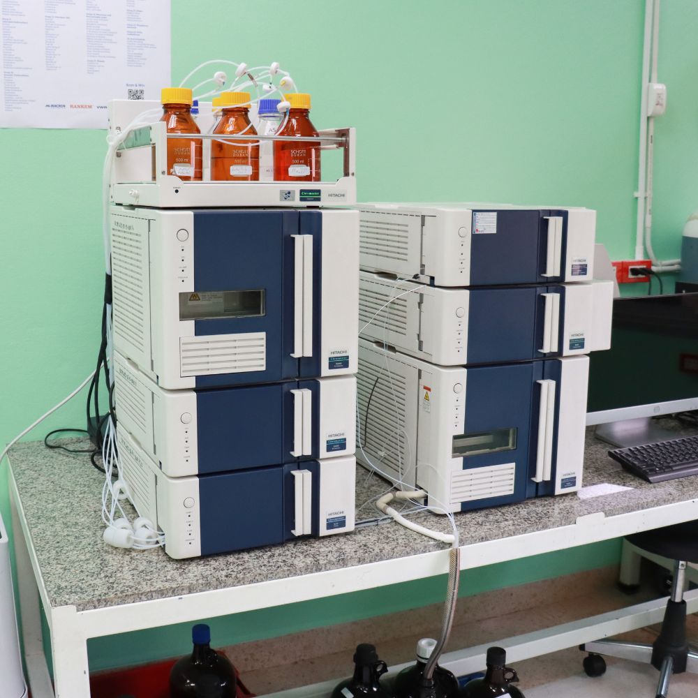 เครื่องโครมาโทกราฟชนิดของเหลวประสิทธิภาพสูง อินดักทีฟ-คับเปิลพลาสมา-แมสสเปกโตรมิเตอร์